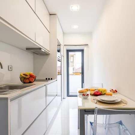 Sleek With Balcony By Hostwise * Порту