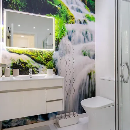 Sleek With Balcony By Hostwise Porto