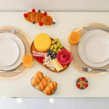 Sleek With Balcony By Hostwise * Porto