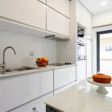 Sleek With Balcony By Hostwise Lägenhet *