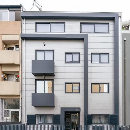 Apartament Sleek With Balcony By Hostwise *